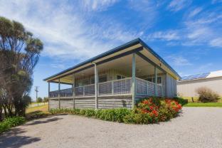 Wytonia Beachfront Accommodation - Port Fairy - 9
