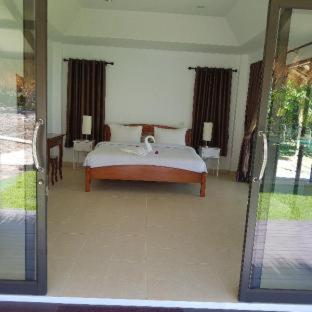 Sunrise Beach Resort - 2