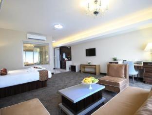 Swan River Hotel - 9