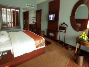 Blue Sky Hotel Balikpapan - Balikpapan - 1