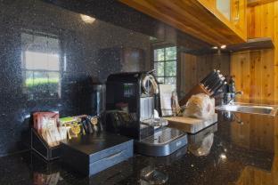 Stonewell Cottages and Vineyards - 7
