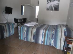 Cool Palms Motel - Mackay - 1