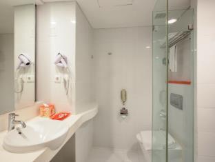 HARRIS Hotel and Conventions Denpasar Bali - Denpasar - 4
