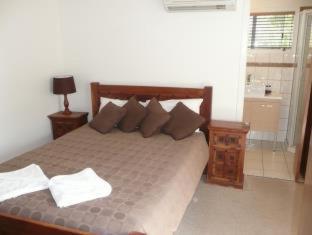 Beachside Holiday Units - Bowen - 8