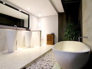 The Radian Villa - 5