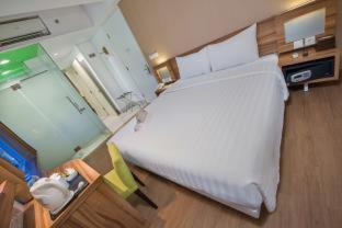 Whiz Prime Hotel Balikpapan - Balikpapan - 3