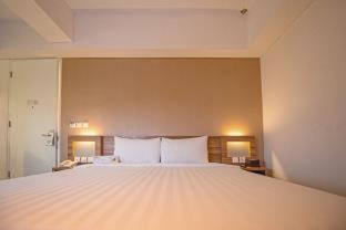 Whiz Prime Hotel Balikpapan - 1