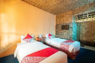 RedDoorz Plus At Grand Yustik Sukabumi - 9