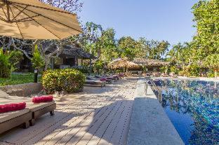Let's Hyde Pattaya Resort & Villas - Pool Cabanas - 9