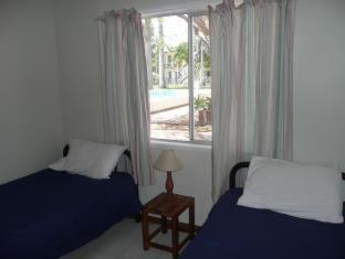 Ocean Breeze Units - Bowen - 6