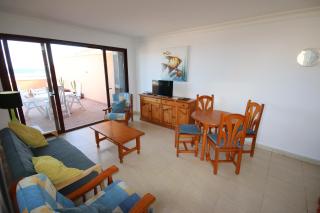 SOTA 3 by RENTMEDANO Beach front, spectacular ocean views, parking, WiFi - El Médano - 3