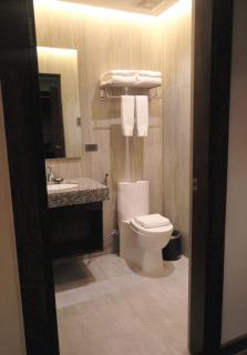 J7 Plaza Hotel - 1