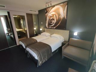 Hôtel Le Fabe - Parijs - 8