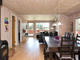 8 person holiday home in Hjørring-By Traum - Lønstrup - 5