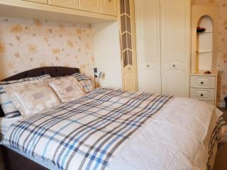 Spacious Bungalow in Romford with parking - Romford - 6