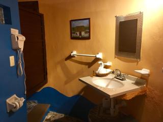 The Pickled Onion B&B and Restaurant Uxmal - Santa Elena - 3