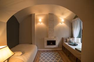 Colonial Ultra Center Apartment - 9