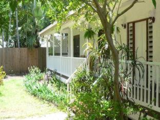 South Pacific Bed & Breakfast - Clifton Beach - 1