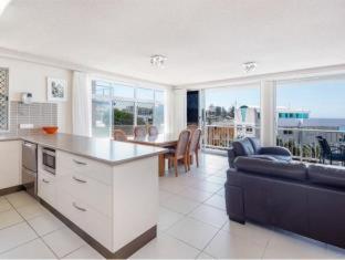 Capeview Apartments - Spectacular Ocean Views - Caloundra - 9