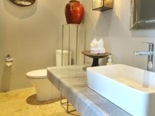 Room & Vespa 1 - Stay Central Seminyak Near Beach - Seminyak - 3