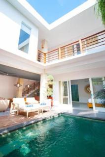 Apple Villa & Suite Seminyak - 4