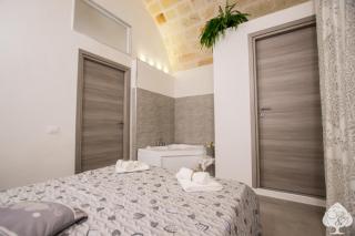 Suite 87 - 8