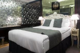 Le Monde Hotel - 4