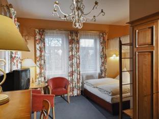 Hotel Schloss Schweinsburg - 6