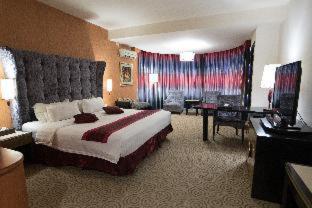 Crown Vista Hotel - 6