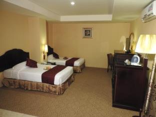 Crown Vista Hotel - 2