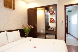 Rising Dragon Legend Hotel - 4