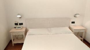 The Poet Hotel - 8