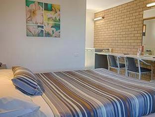 Raglan Motor Inn - 4