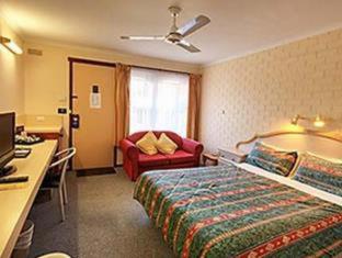 Raglan Motor Inn - 2