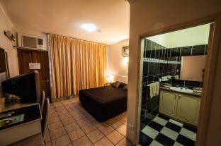 Elkira Court Motel - Alice Springs - 1