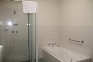 New England Motor Lodge - Glen Innes - 5