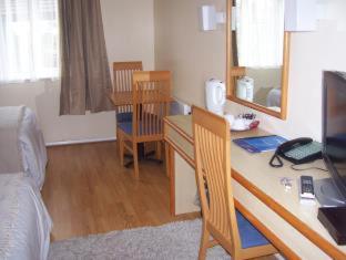 Travel Plaza Hotel - Desborough - 9