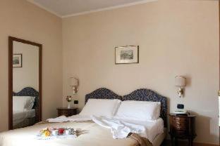 American Hotel - 8