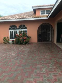 Raine’s studio and more - Kingston - 0