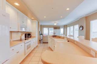 Comfortable Modern Condo with Amazing Ocean View from 750 sqft Balcony - Unit 0107 - Panama City Beach - 1