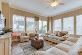 Comfortable Modern Condo with Amazing Ocean View from 750 sqft Balcony - Unit 0107 - Panama City Beach - 9