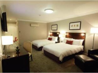 Carlyle Suites & Apartments - 5
