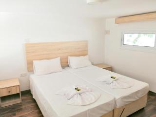 Florea Hotel Apartments - Agia Napa - 4