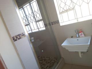 Kingdoms Place Guesthouse - Ga-Luka - 2