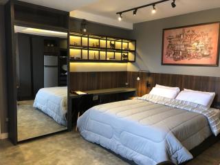 Apartamento super bem decorado em frente ao shopping - Curitiba - 1