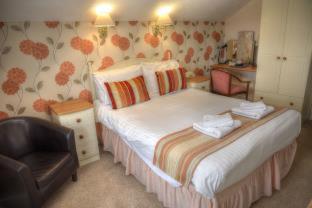 Lion Hotel & Studio Apartments - Criccieth - 5