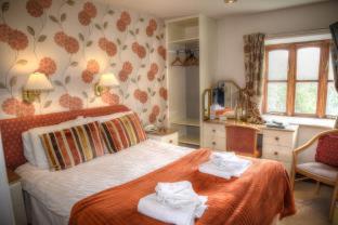 Lion Hotel & Studio Apartments - Criccieth - 4