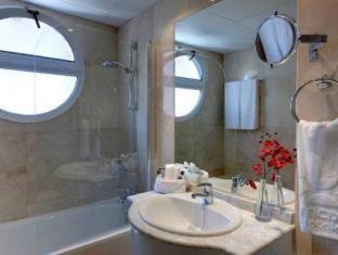 Hotel Madrid Torrejon Plaza - 6