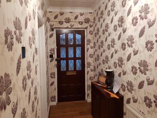 Spacious Bungalow in Romford with parking - Romford - 4