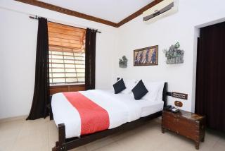 Kovalam Beach Hotel - Kovalam - 2